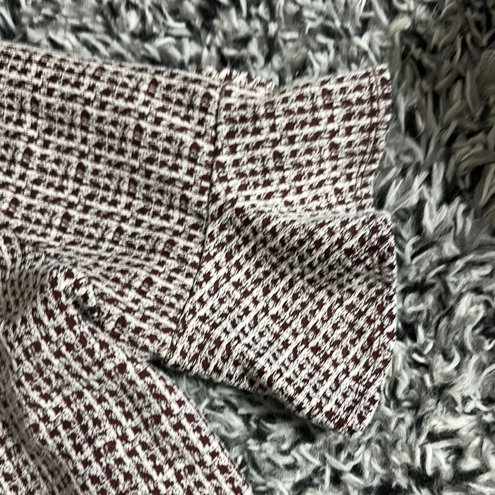 LC Lauren Conrad mauve and White Knit dress - Picture 5 of 5